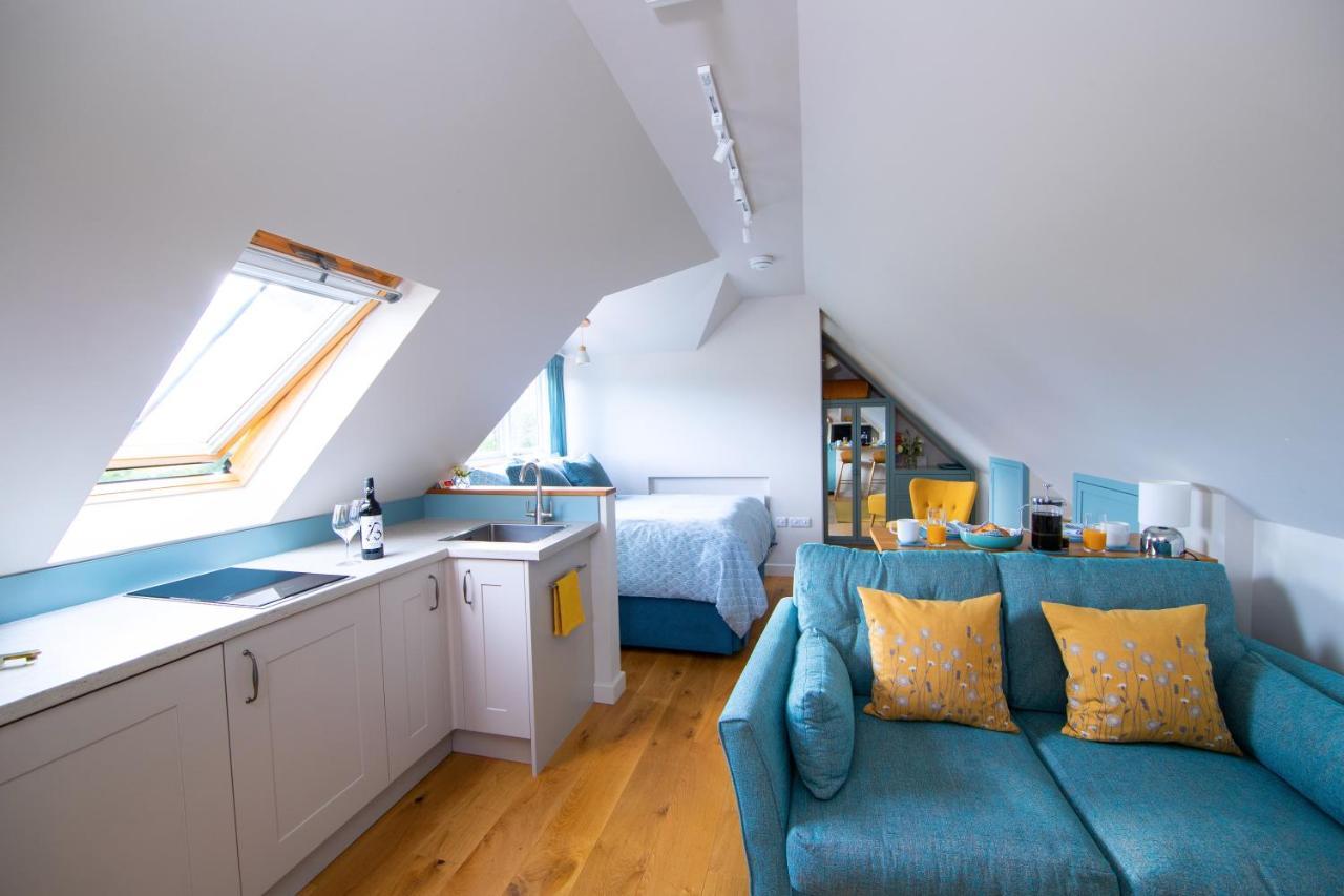 The Loft At The Little Elms Lägenhet Motcombe Exteriör bild