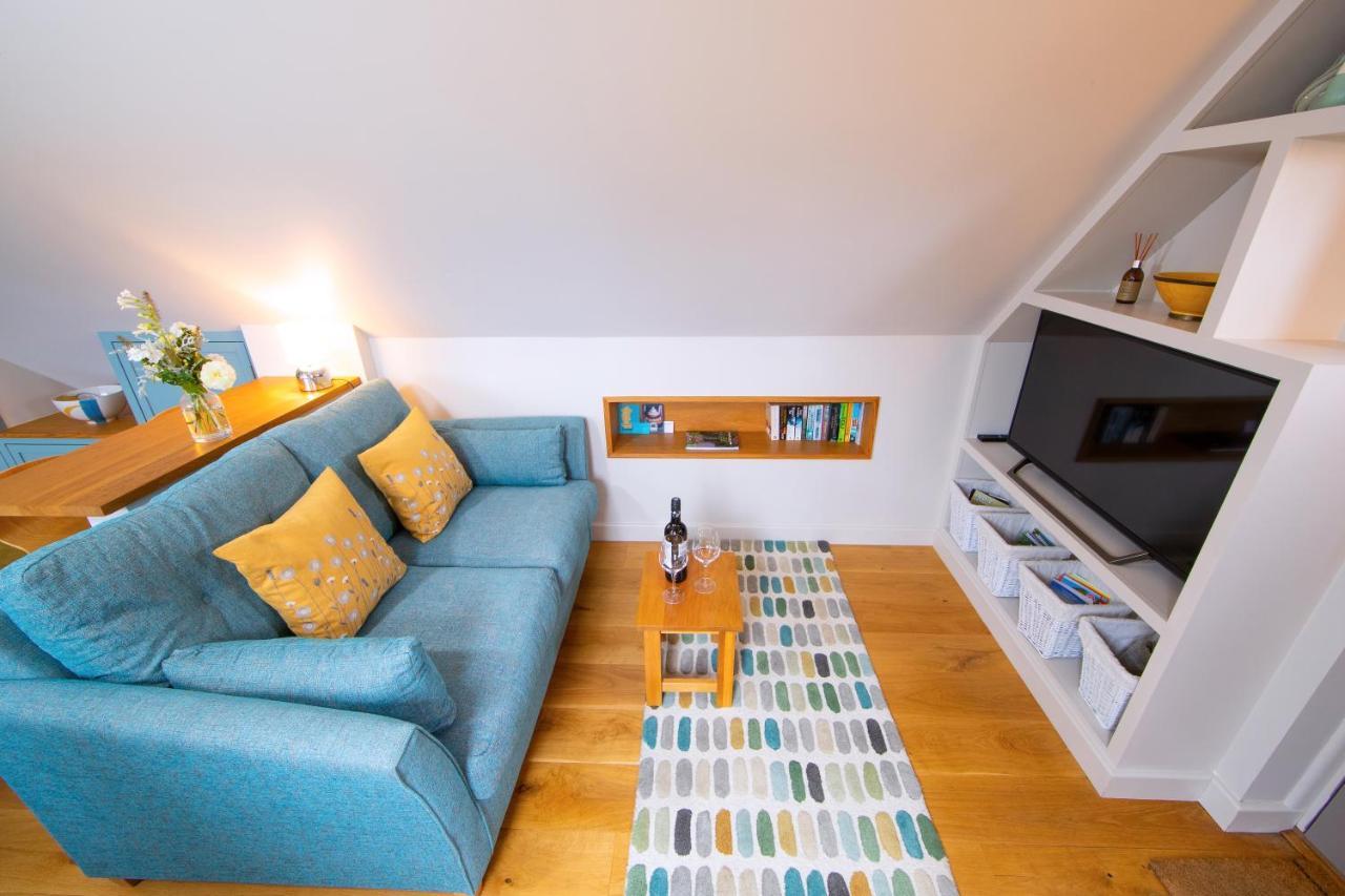 The Loft At The Little Elms Lägenhet Motcombe Exteriör bild