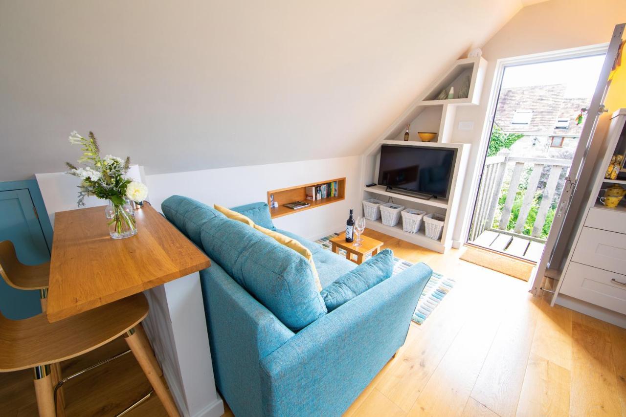 The Loft At The Little Elms Lägenhet Motcombe Exteriör bild