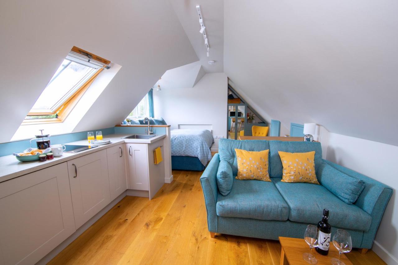 The Loft At The Little Elms Lägenhet Motcombe Exteriör bild